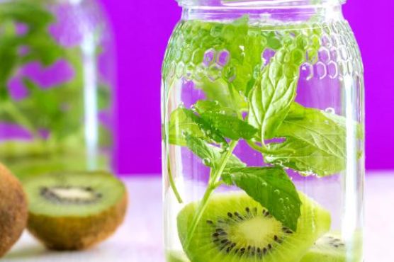 Kiwi and Mint Infused Water