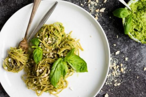 Whole Wheat Spaghetti with Basil Avocado Pesto