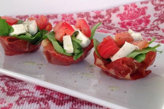 Rocket Prosciutto Cups Appetizer
