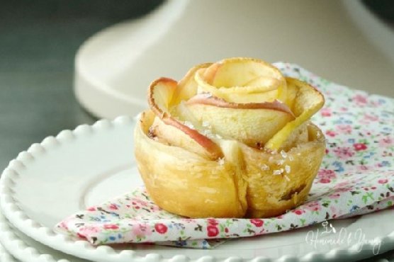 Apple Rose Puff Dessert Apple Rose Puff Dessert