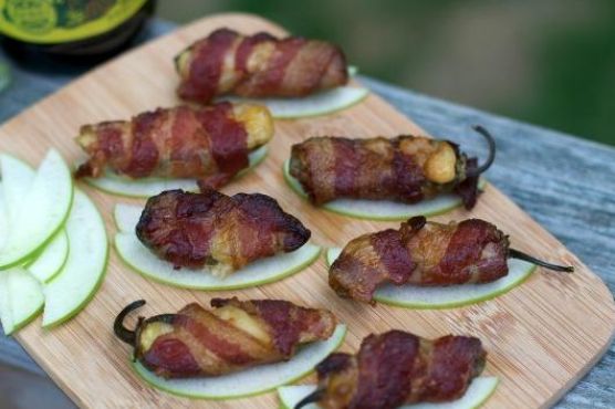 Smoked Jalapeño Poppers with Bacon, Apple, and Brie Smoked Jalapeño Poppers with Bacon, Apple, and Brie