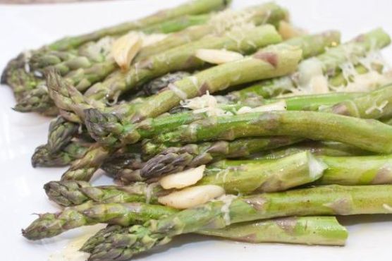 Garlic and Gruyere Roasted Asparagus Garlic and Gruyere Roasted Asparagus