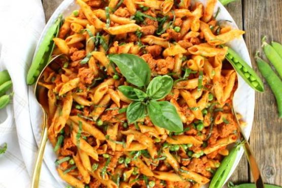 Spicy Chicken Pasta and Peas with Sun-Dried Tomato Sauce