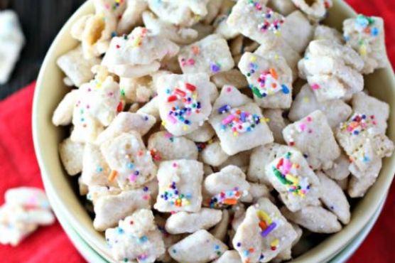 Spring Pudding Chex Mix