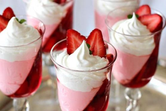 Jell-O Strawberry Parfait