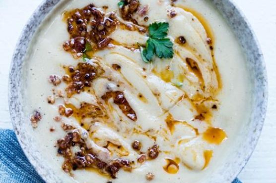 Healthy Cauliflower Soup with Bacon and Chili Oil Healthy Cauliflower Soup with Bacon and Chili Oil