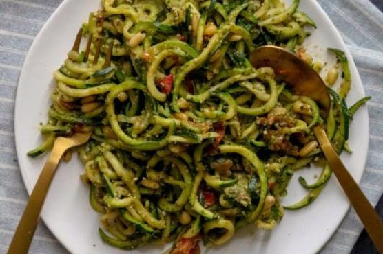 Pesto Zucchini Pasta (Whole 30 Approved) Pesto Zucchini Pasta (Whole 30 Approved)