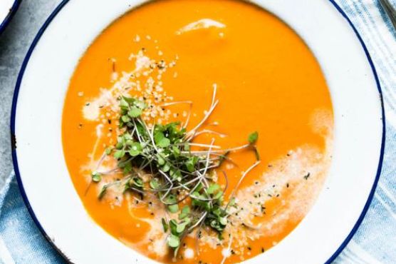 Healthy Tomato Soup with Coconut and Curry Healthy Tomato Soup with Coconut and Curry