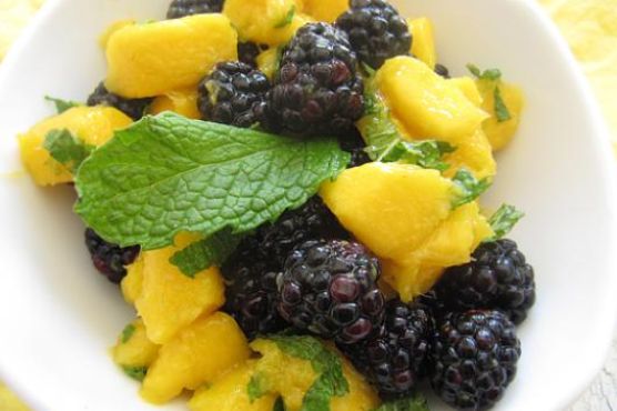 Mango Blackberry Side Salad