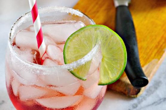 Fizzy Pink Cocktail Fizzy Pink Cocktail