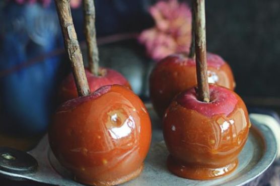 Caramel apples