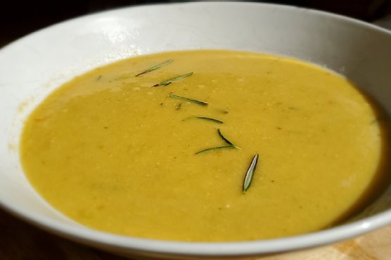 Lemon Rosemary Chickpea Soup