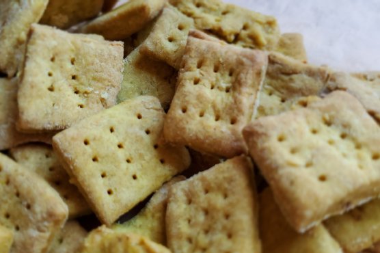 Curry Crackers Curry Crackers