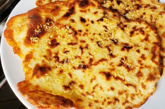 Simple Garlic Butter Naan