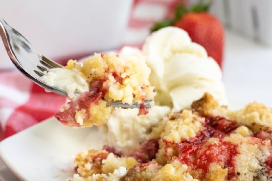 Strawberry Cobbler
