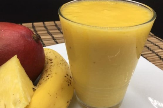 6 Quick & Easy Smoothies To Start Your Morning