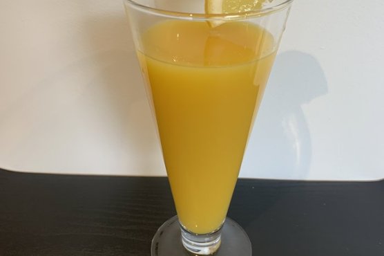 Amaretto fizz