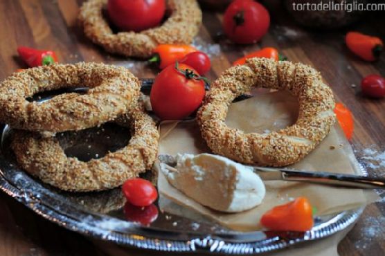 Simit (Turkish Circular Bread) Simit (Turkish Circular Bread)