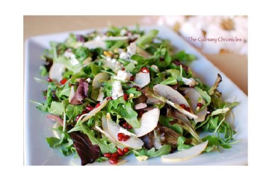Asian Pear and Gorgonzola Salad With Pomegranate Vinaigrette Asian Pear and Gorgonzola Salad With Pomegranate Vinaigrette