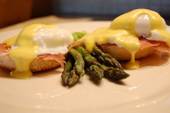 Asparagus Eggs Benedict Asparagus Eggs Benedict