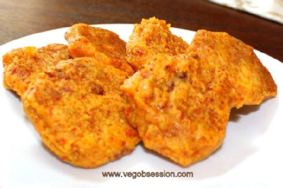 Aunt Ivy’s Raw Macadamia and Goji Berry Cookies