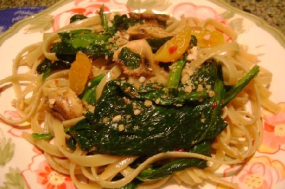 Baby Spinach With Fettuccini, Apricots & Walnuts Baby Spinach With Fettuccini, Apricots & Walnuts