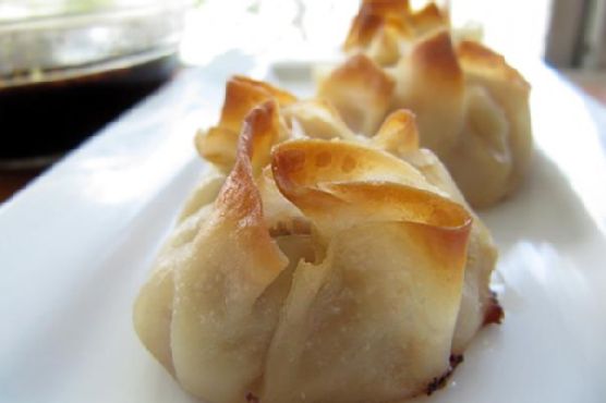 Baked Pork Flower Dumplings with Soy Ginger Dipping Sauce Baked Pork Flower Dumplings with Soy Ginger Dipping Sauce