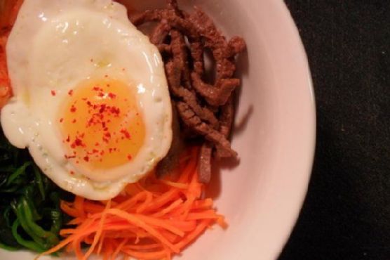 Bibimbab (Korean Rice w Vegetables & Beef) Bibimbab (Korean Rice w Vegetables & Beef)