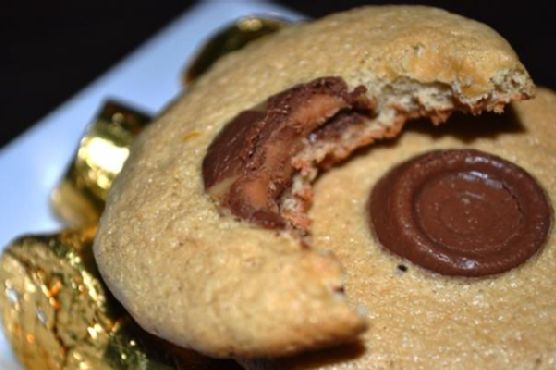 Brown Sugar Sponge Cookie with Chocolate Covered Caramels Brown Sugar Sponge Cookie with Chocolate Covered Caramels