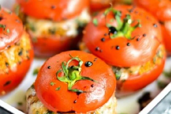 Caprese-Style Stuffed Tomatoes with Balsamic Reduction Caprese-Style Stuffed Tomatoes with Balsamic Reduction