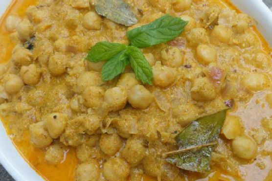 Chana Masala in Minty Yogurt sauce