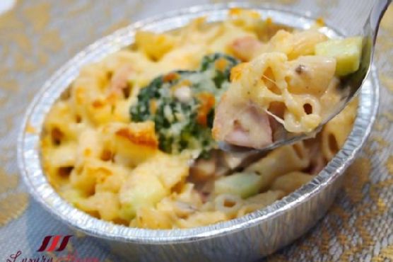 Cheesy Ham and Shrimp Macaroni Au Gratin Cheesy Ham and Shrimp Macaroni Au Gratin