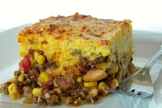 Chili Pie with Green Chile and Cheddar Cornbread Crust Chili Pie with Green Chile and Cheddar Cornbread Crust