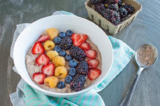 Chocolate Overnight Oats & Berries Chocolate Overnight Oats & Berries