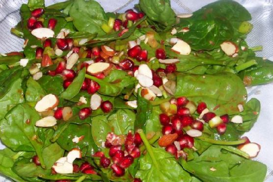 Colorful and Crunchy Pomegranate and Spinach Side Salad