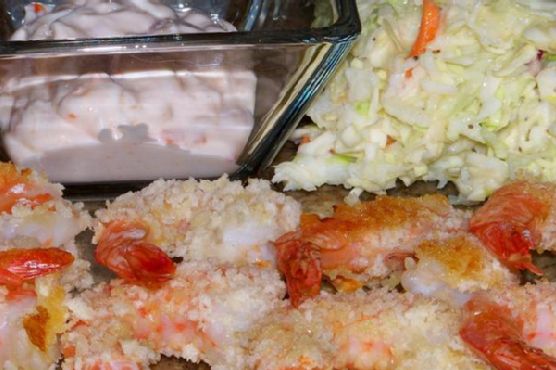 Crunchy Panko Breaded Shrimp With Sour Cream and Chili Garlic Sauce Crunchy Panko Breaded Shrimp With Sour Cream and Chili Garlic Sauce