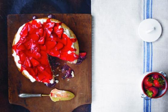 Dutch Oven Danish Cake