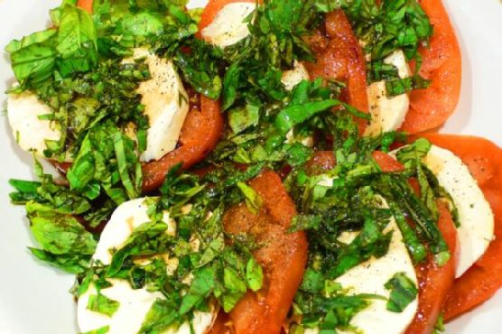 Easy Tomato Mozzarella Salad Easy Tomato Mozzarella Salad