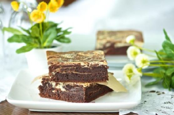 Fudgy chocolate cream cheese brownies with Baileys Fudgy chocolate cream cheese brownies with Baileys