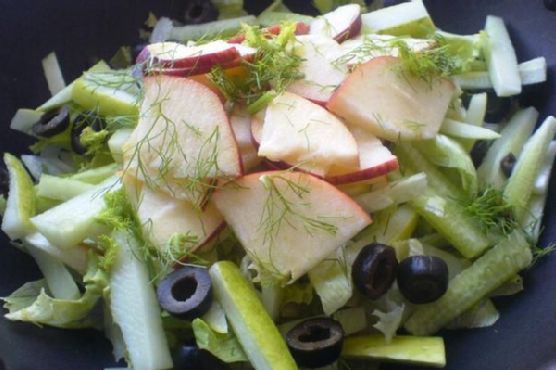 Lettuce, Apple, and Cucumber Salad with Fennel and Walnuts