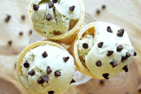 Luscious Avocado Ice Cream With Lemon Juice