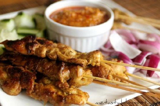 Malaysian Chicken Satay With Peanut Sauce