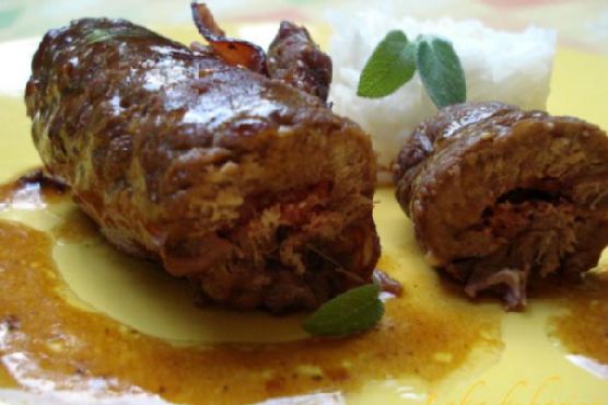Meat rolls with prosciutto and sage Meat rolls with prosciutto and sage