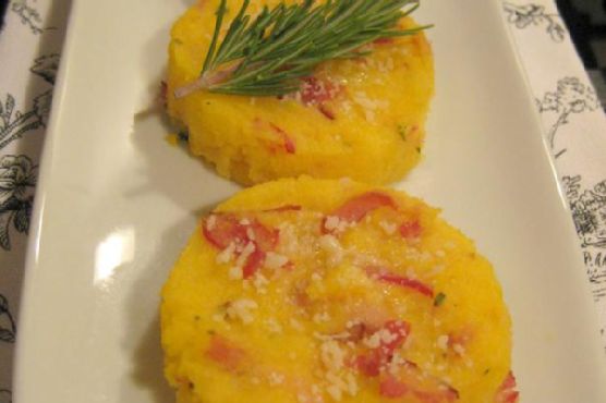 Medaglioni Di Polenta E Prosciutto Al Forno – Baked Polenta Medallions With Ham Medaglioni Di Polenta E Prosciutto Al Forno – Baked Polenta Medallions With Ham
