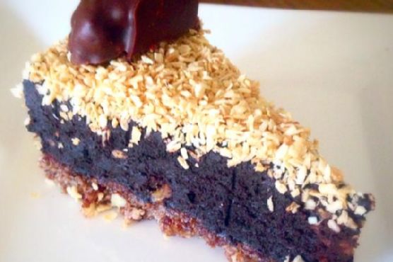 No-bake Toasted Coconut Chocolate Cake with Chocolate Macaroon Cookies No-bake Toasted Coconut Chocolate Cake with Chocolate Macaroon Cookies