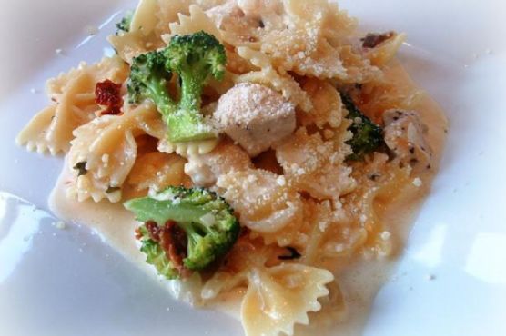 Pasta With Chicken and Broccoli Pasta With Chicken and Broccoli