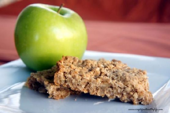 Peanut Butter and Apple Oatmeal Breakfast Bars