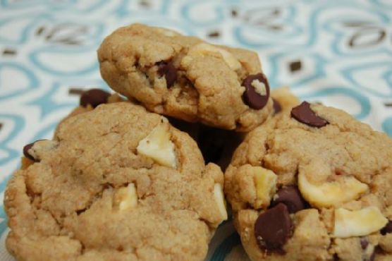 Peanut Butter Chocolate and Banana Chip Cookies Peanut Butter Chocolate and Banana Chip Cookies