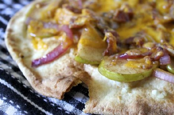 Pita Pizzas with Sautéed Apples and Bacon Pita Pizzas with Sautéed Apples and Bacon