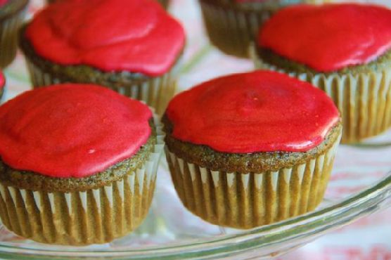 Raspberry Cupcakes With Raspberry Icing Raspberry Cupcakes With Raspberry Icing